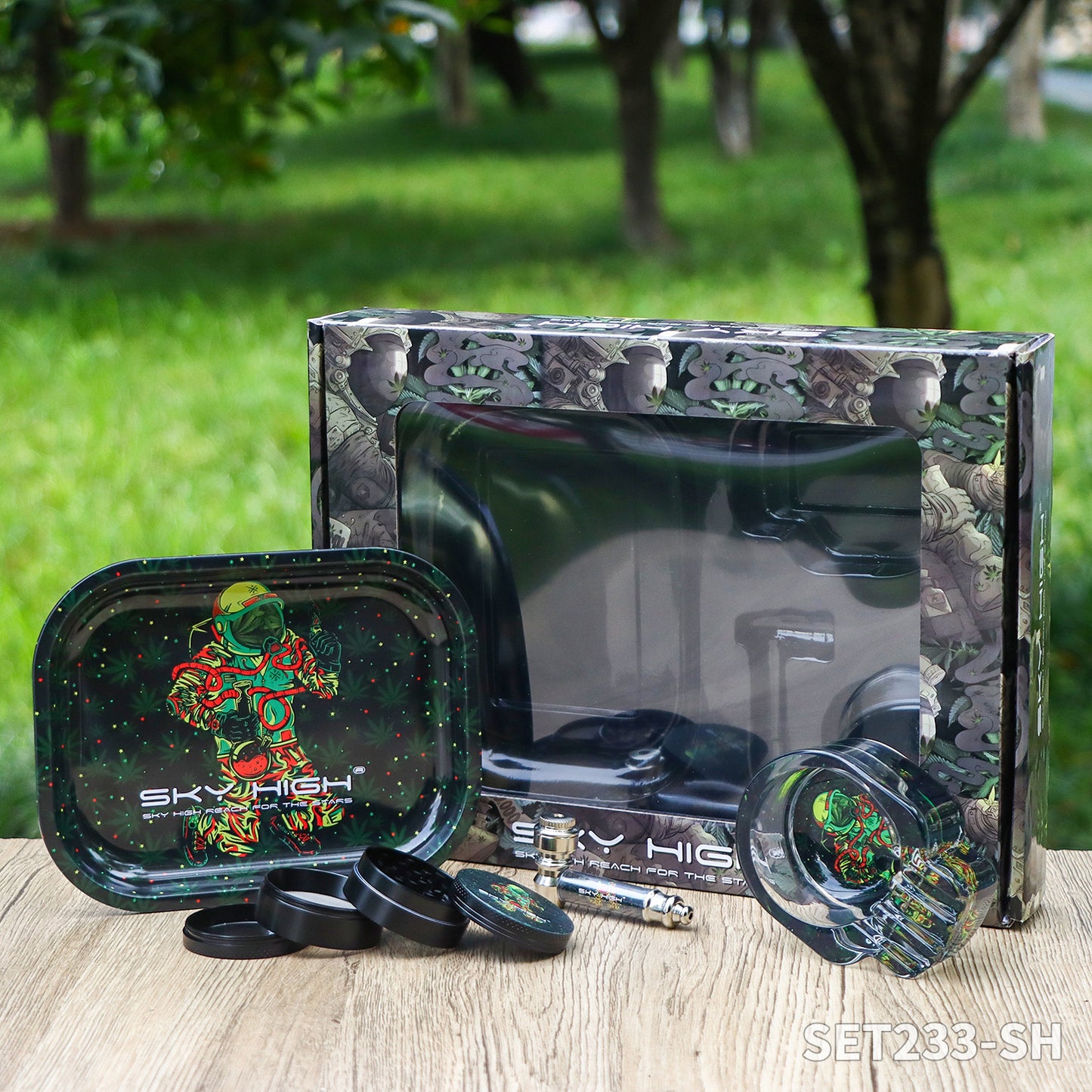 Smoking Set 4 in 1 With Metal Rolling Tray Grinder Ashtray Smoking Kits